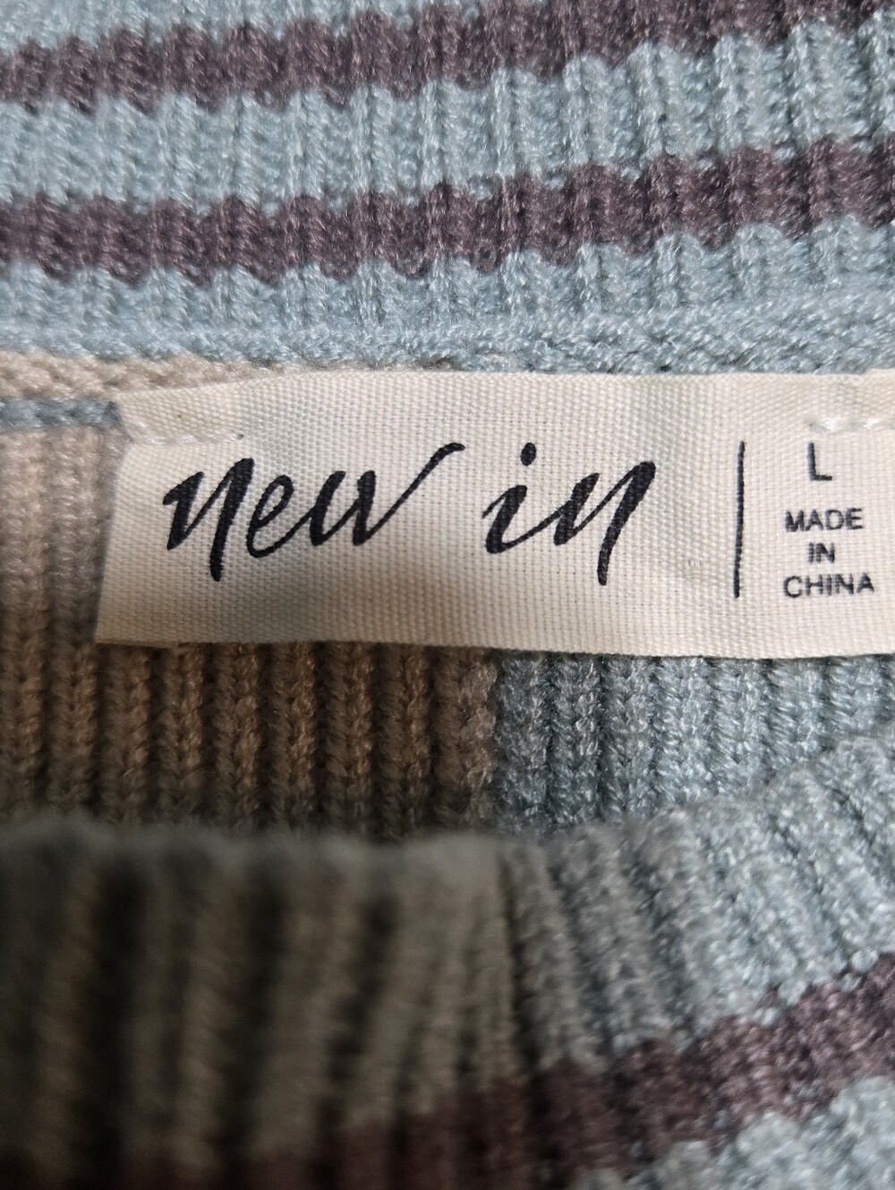 New In Women Size L Quality Sweater, Multi Coordinaring Stripes & Raw Finish Hem - Picture 3 of 14